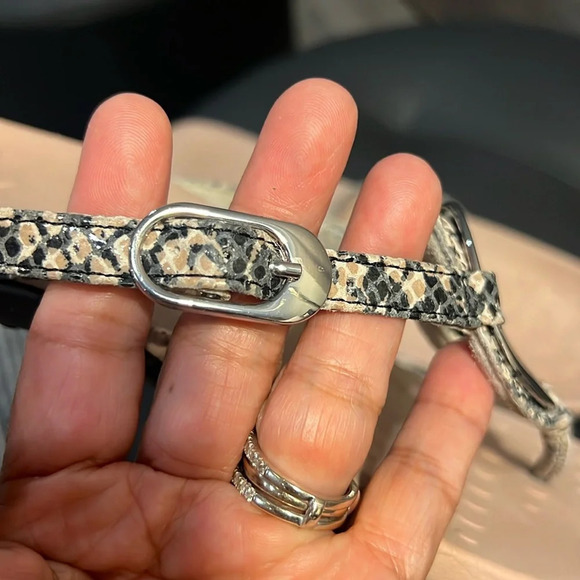 Vionic women's Karina flip flops size 11 - Picture 8 of 9